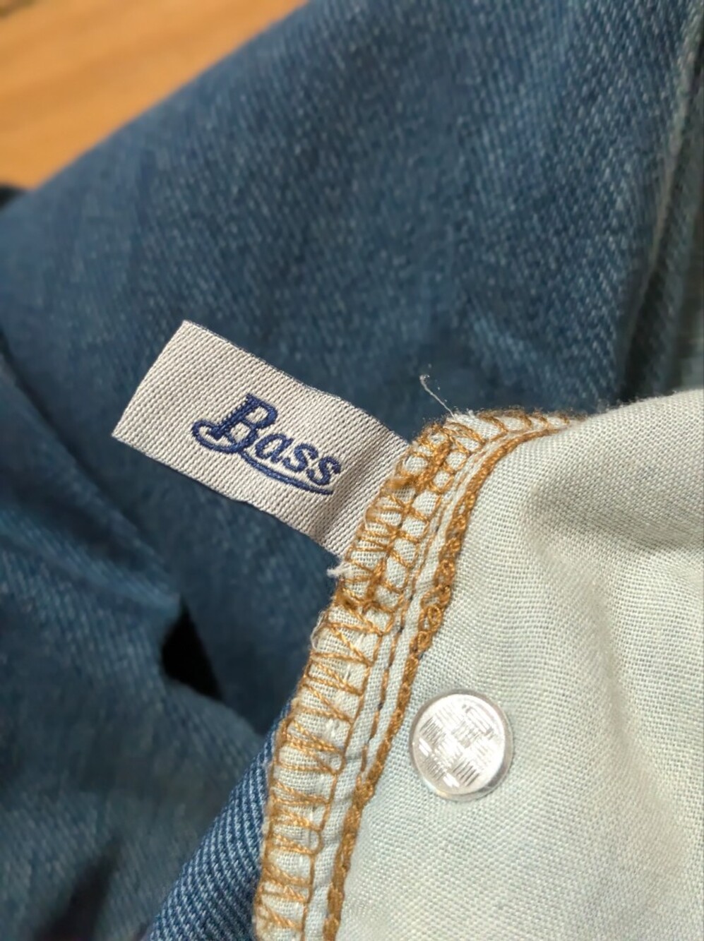 G.H. BASS & CO. SIZE - 2 Comfort Skinny Stretch Jeans in Medium Blue Wash - Picture 10 of 13